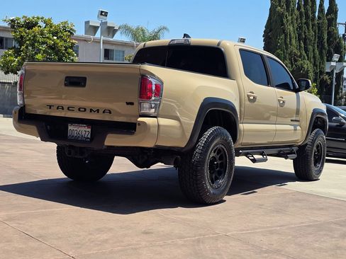 Used 2020 Toyota Tacoma TRD Off-Road w/ Technology Package RWD image 11