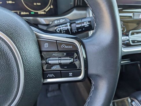 Certified 2023 Kia Sorento SX image 34