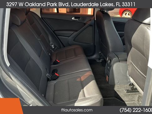 Used 2017 Volkswagen Tiguan S image 33