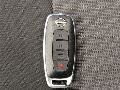 Used 2025 Nissan Sentra SV image 32