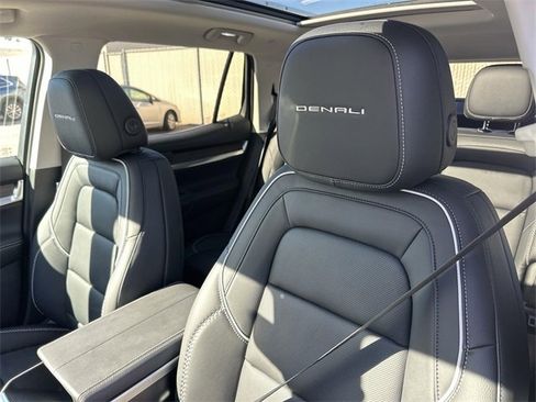 New 2026 GMC Terrain Denali w/ LPO, Black Badging Package image 24
