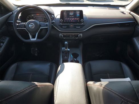 Used 2020 Nissan Altima 2.5 SR w/ Premium Package image 16