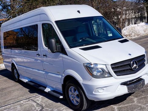 Used 2015 Mercedes-Benz Sprinter 2500 image 13