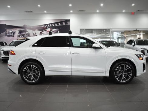 Used 2025 Audi Q8 Premium AWD/4WD image 12