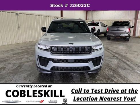 New 2026 Jeep Grand Cherokee Altitude AWD/4WD image 2