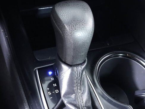 Used 2019 Toyota Camry LE FWD image 25
