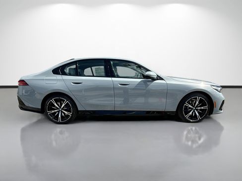 New 2027 BMW 530i xDrive AWD/4WD image 2