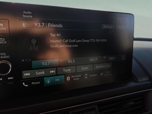 Used 2025 Honda Pilot TrailSport image 24