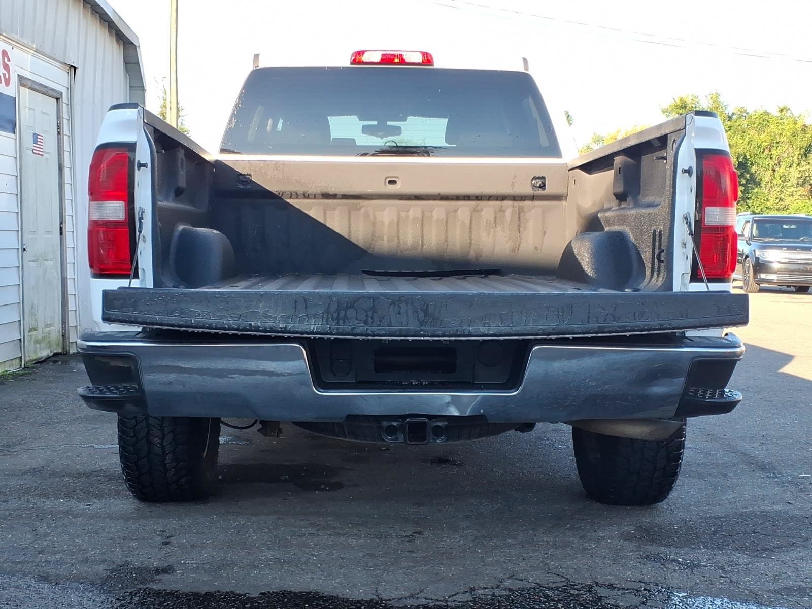Used 2015 GMC Sierra 1500 SLE w/ SLE Value Package AWD/4WD image 5