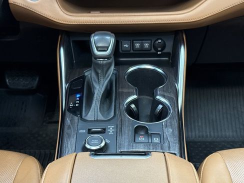 Used 2021 Toyota Highlander Platinum image 25