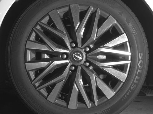 Used 2025 Nissan Altima 2.5 SV FWD image 12