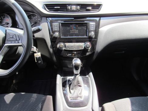Certified 2022 Nissan Rogue Sport S FWD image 17