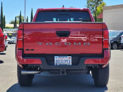 Certified 2024 Toyota Tacoma TRD Off-Road w/ TRD Off Road Upgrade Package AWD/4WD image 7