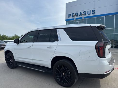 Certified 2025 Chevrolet Tahoe LS RWD image 3