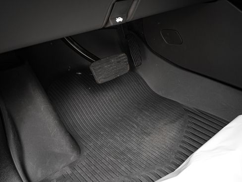 Used 2025 Cadillac Escalade Sport Platinum w/ LPO, ONYX Package image 17