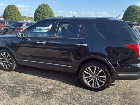 Used 2018 Ford Explorer Platinum image 10