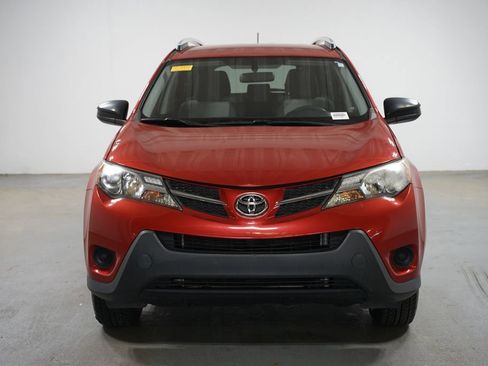 Used 2014 Toyota RAV4 LE FWD image 2