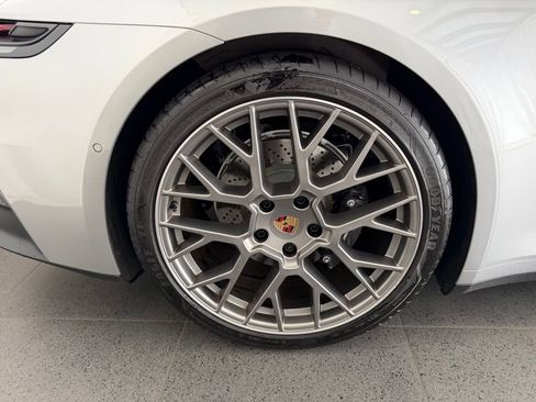 Used 2025 Porsche 911 Carrera RWD image 12