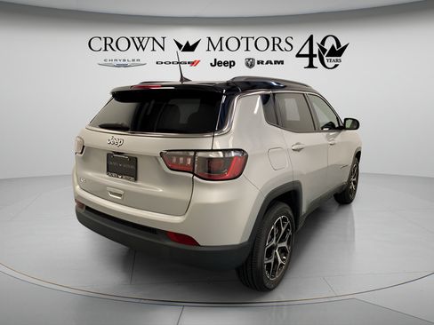 Used 2025 Jeep Compass Limited AWD/4WD image 6