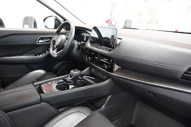 Used 2021 Nissan Rogue Platinum FWD image 14