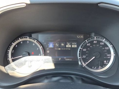 Used 2024 Toyota Highlander XLE AWD/4WD image 21