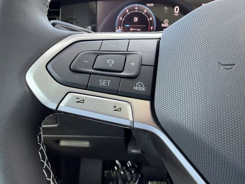 New 2026 Volkswagen Tiguan SE image 24