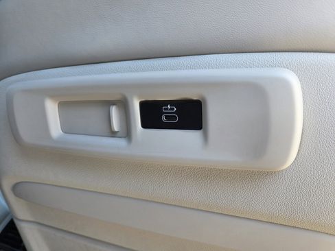 Used 2022 BMW X5 M50i w/ Executive Package image 21