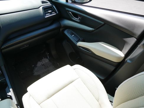 Used 2025 Subaru Ascent Premium AWD/4WD image 11