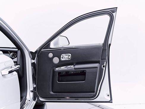 Used 2015 Rolls-Royce Ghost RWD image 36
