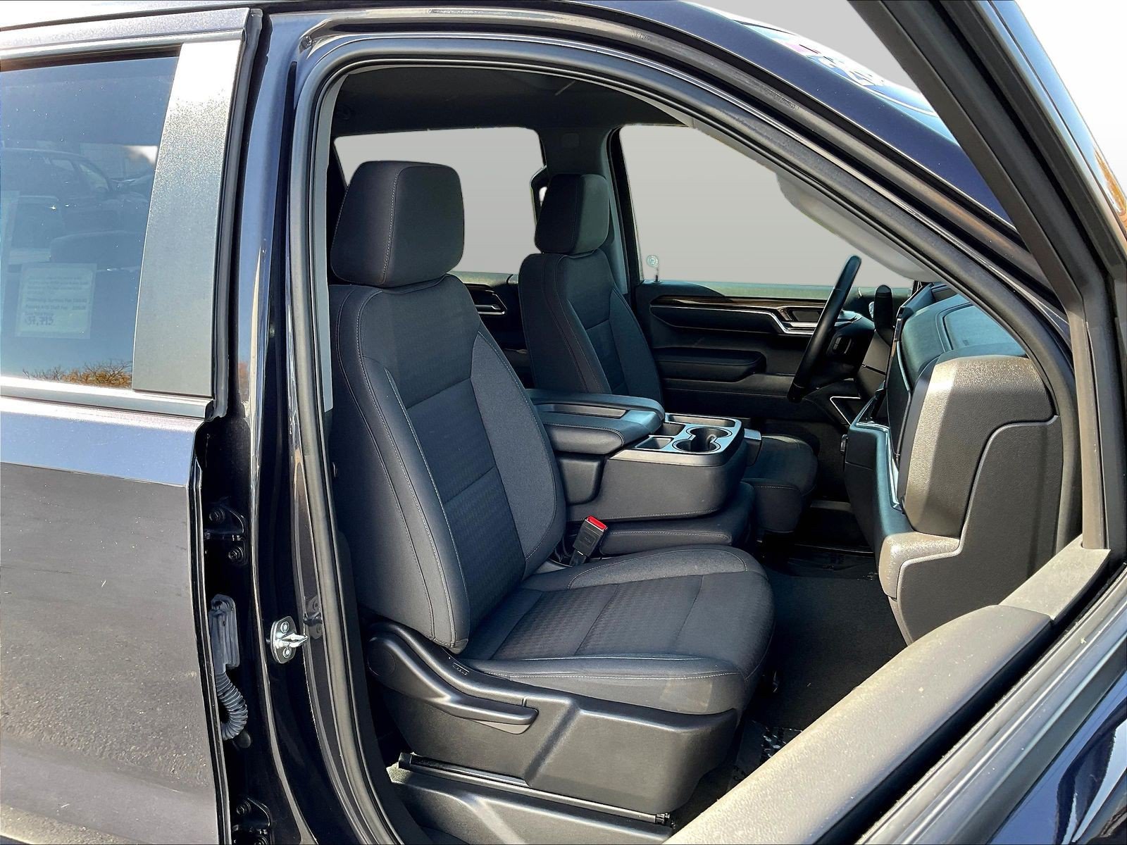 Used 2023 Chevrolet Silverado 1500 LT AWD/4WD image 32