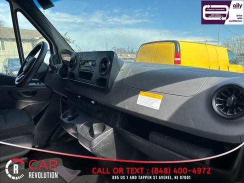 Used 2023 Mercedes-Benz Sprinter 2500 image 11