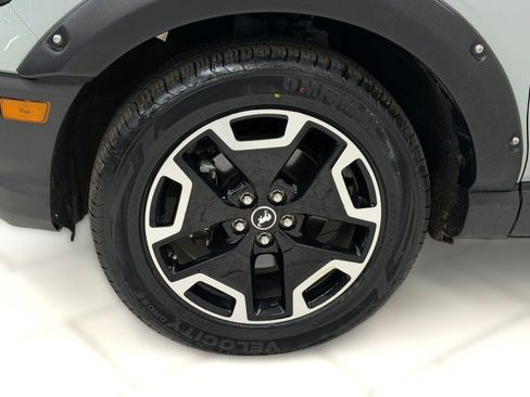Used 2022 Ford Bronco Sport Outer Banks w/ Tech Package AWD/4WD image 11
