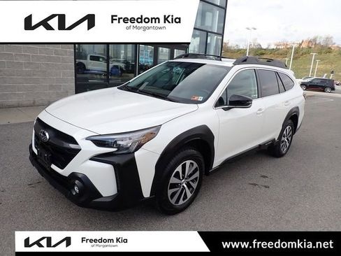 Used 2023 Subaru Outback Premium image 1