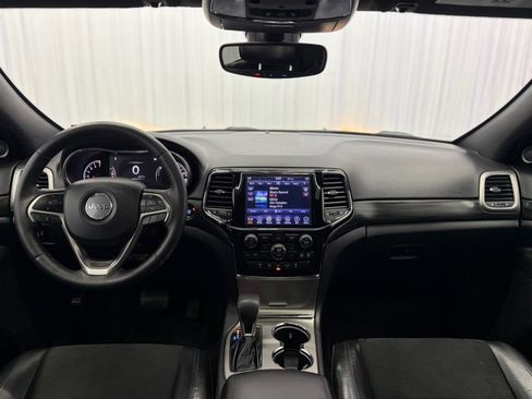 Used 2019 Jeep Grand Cherokee Altitude AWD/4WD image 10
