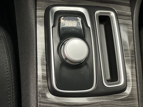 Used 2022 Chrysler 300 Touring w/ Sport Appearance Package image 21