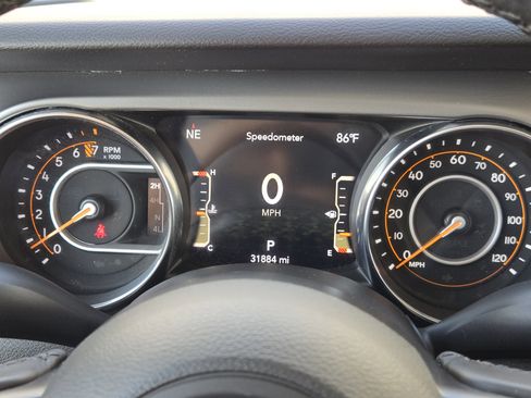 Used 2022 Jeep Gladiator Willys image 19