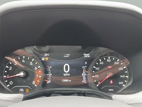 Used 2023 Jeep Compass Latitude image 14