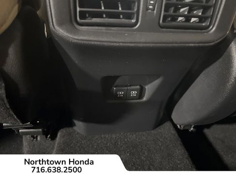 Used 2021 Toyota RAV4 XLE AWD/4WD image 21