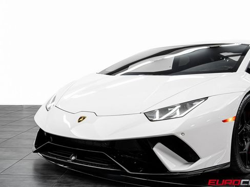 Used 2018 Lamborghini Huracan Performante image 14