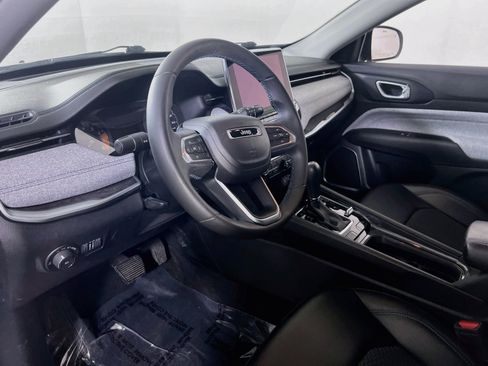 Used 2022 Jeep Compass Latitude AWD/4WD image 9