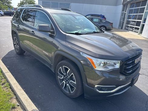 Used 2019 GMC Acadia SLT w/ LPO, Black Accent Package AWD/4WD image 4
