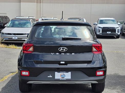 Used 2025 Hyundai Venue SEL image 6