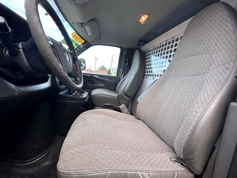 Used 2014 Chevrolet Express 3500 Extended image 15