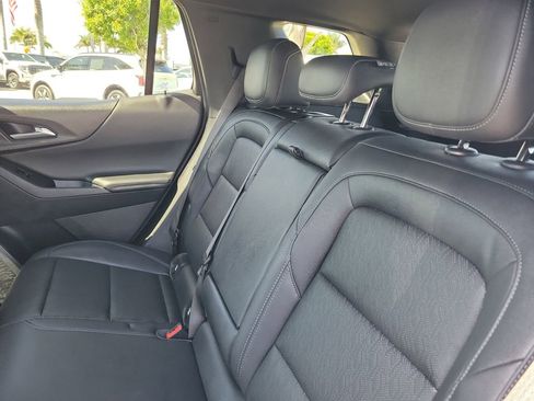 Used 2025 Chevrolet Equinox LT w/ Convenience Package II AWD/4WD image 16