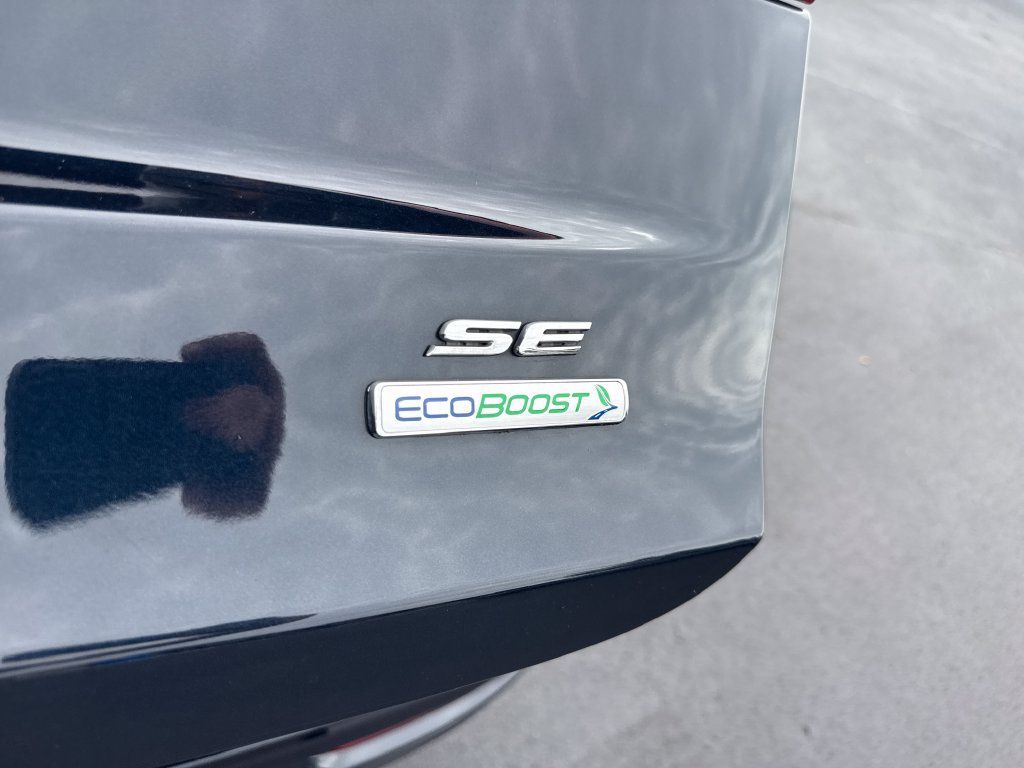 Used 2020 Ford Fusion SE FWD image 34