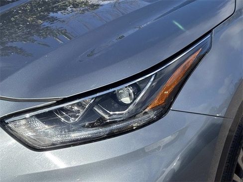 Used 2020 Toyota Highlander Platinum image 10