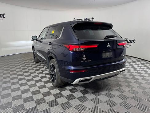 Used 2023 Mitsubishi Outlander SE image 10