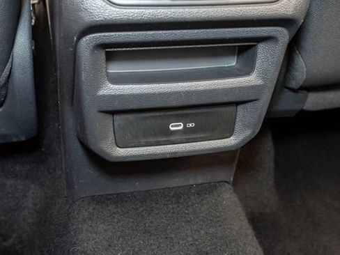 Used 2024 Volkswagen Taos SE FWD image 24