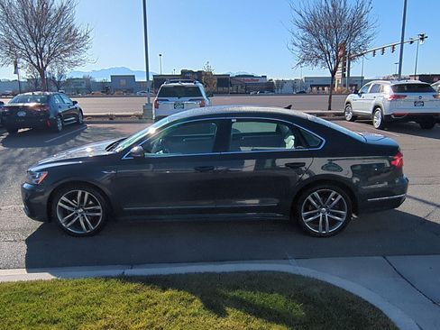 Used 2017 Volkswagen Passat 1.8T R-Line image 9