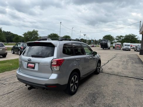 Used 2018 Subaru Forester 2.5i Premium w/ All-Weather Package AWD/4WD image 5